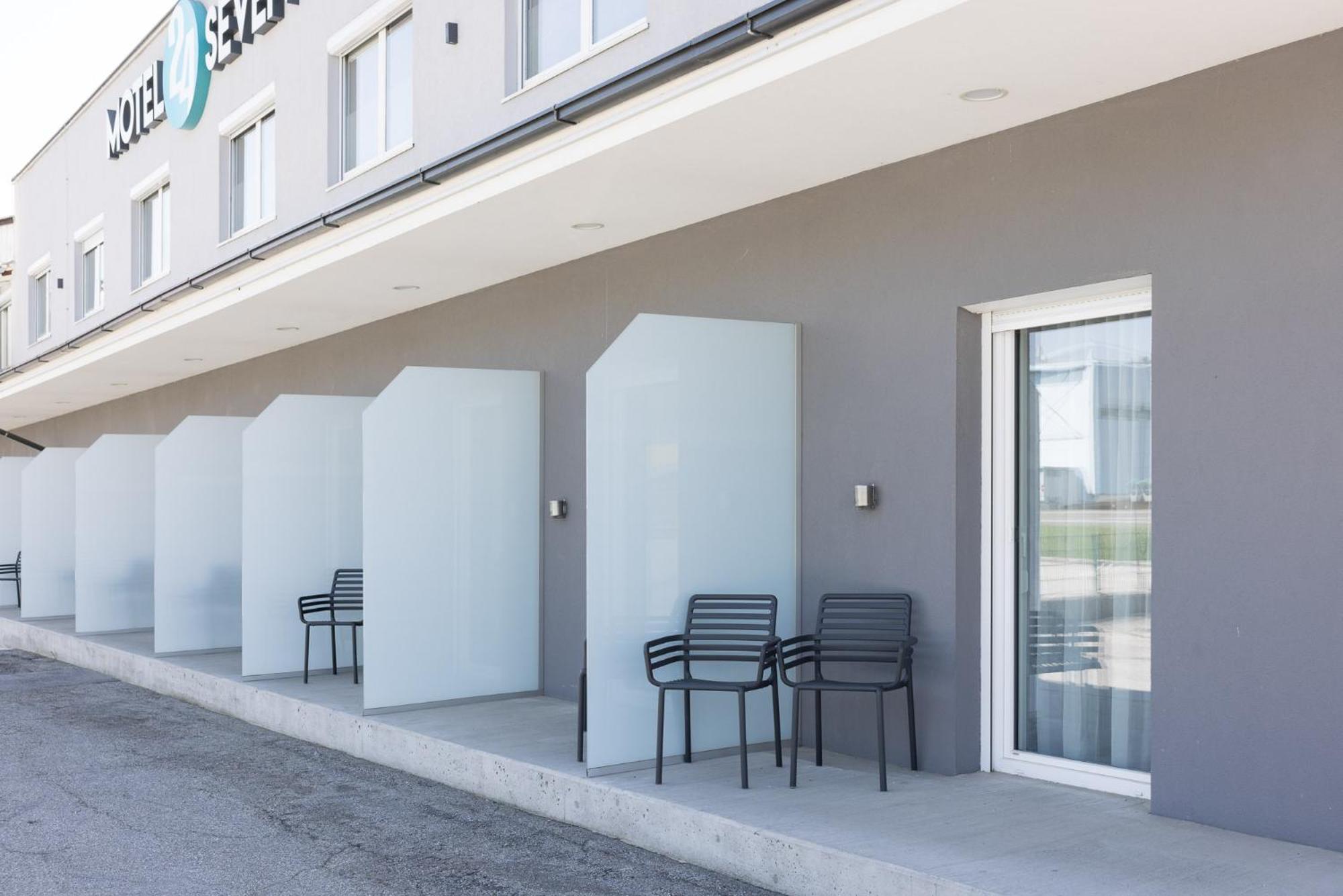 Motel24Seven Bruck an der Mur Exterior photo